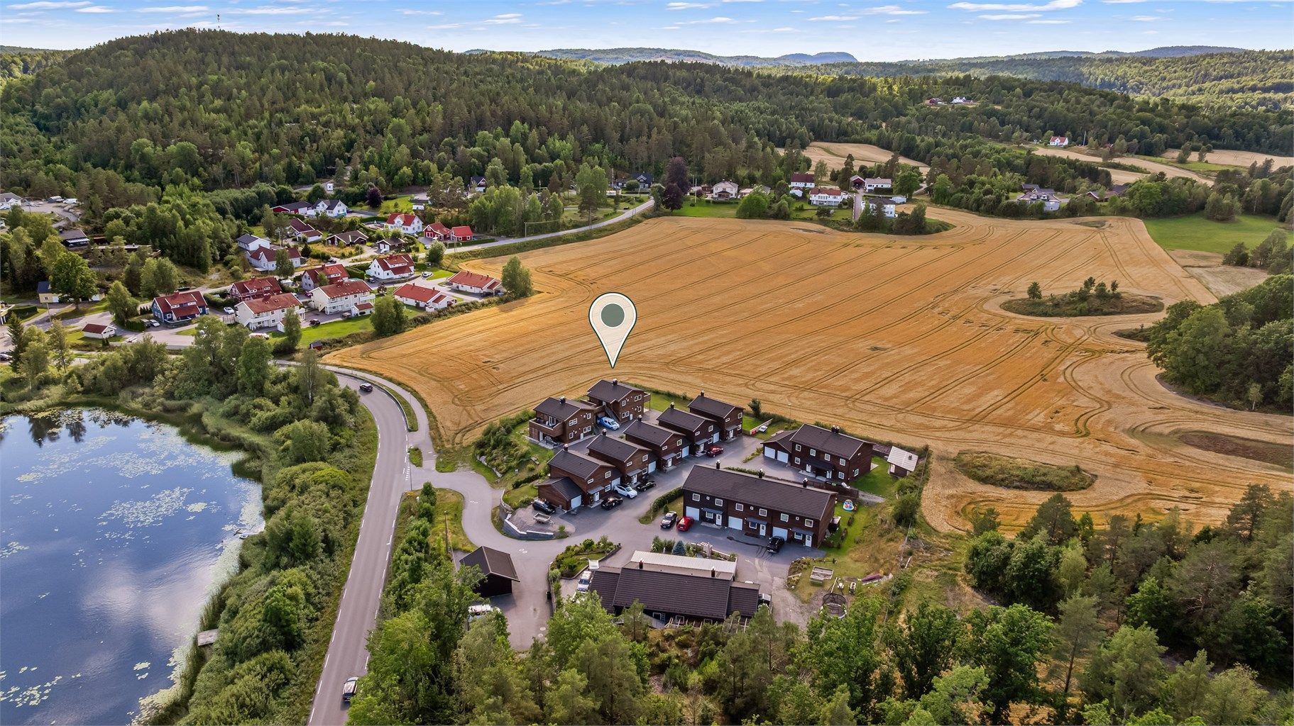 Kort vei til den nye og moderne Kodal barneskole (ferdigstilt 2020) og barnehage.