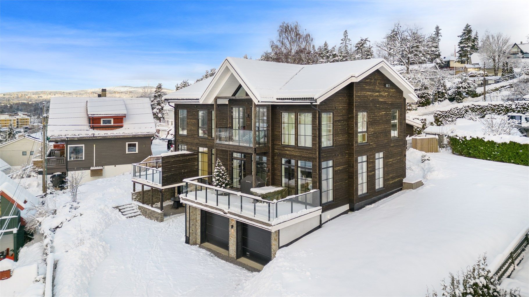 En moderne og innholdsrik bolig som passer godt for en aktiv familie