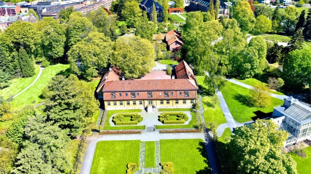 Botanisk hage ligger i kort avstand fra leiligheten og er en flott oase for rekreasjon.