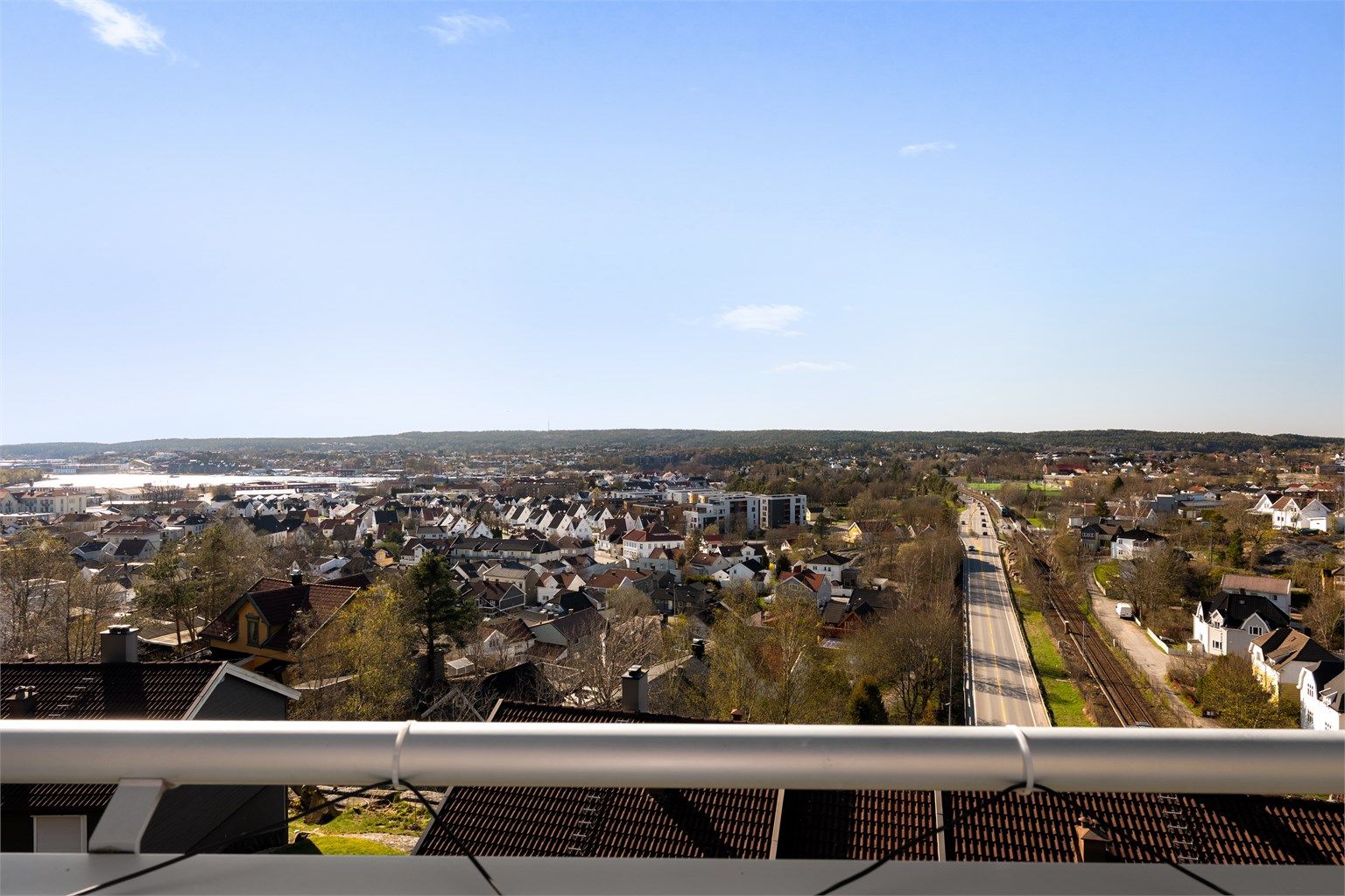 180 graders uhindret utsikt mot vest - et fantastisk skue. Fotograf; Kristoffer Kristiansen.