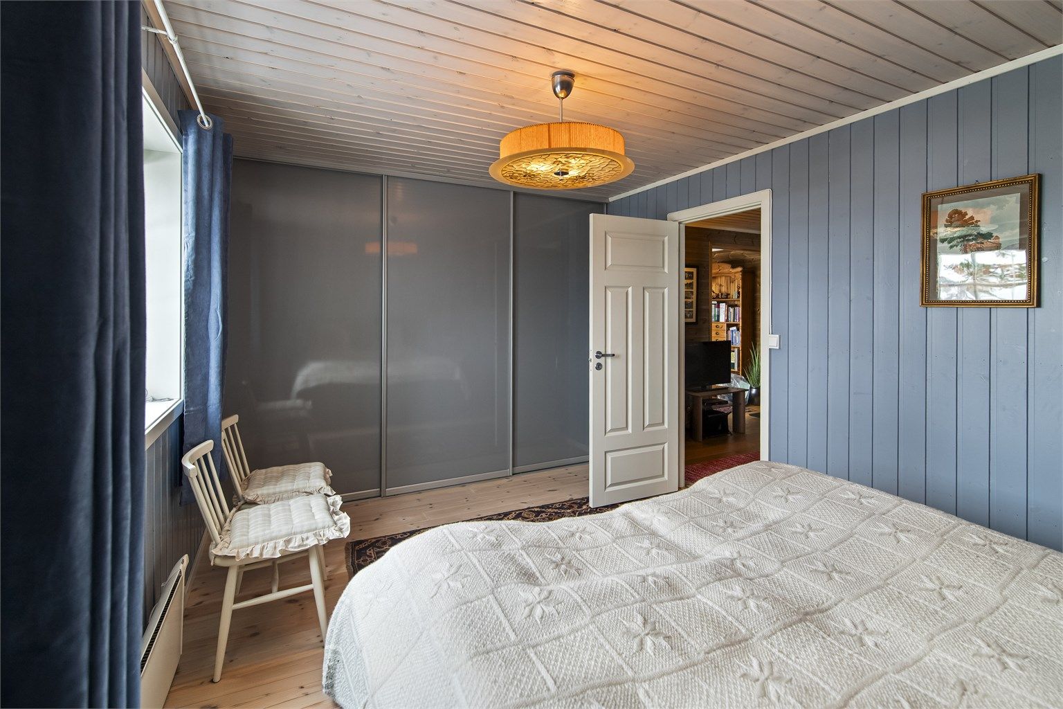 Svært godt med garderobeplass på hovedsoverommet