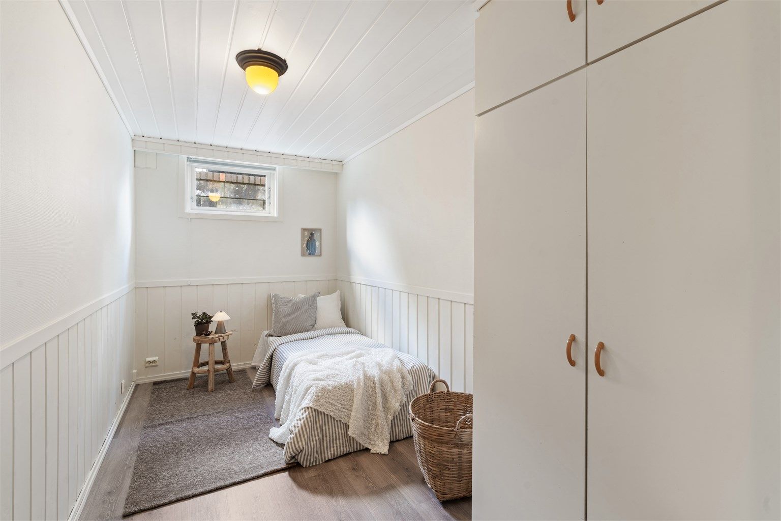 Praktisk kontor som er innredet som soverom (ikke godkjent soverom).