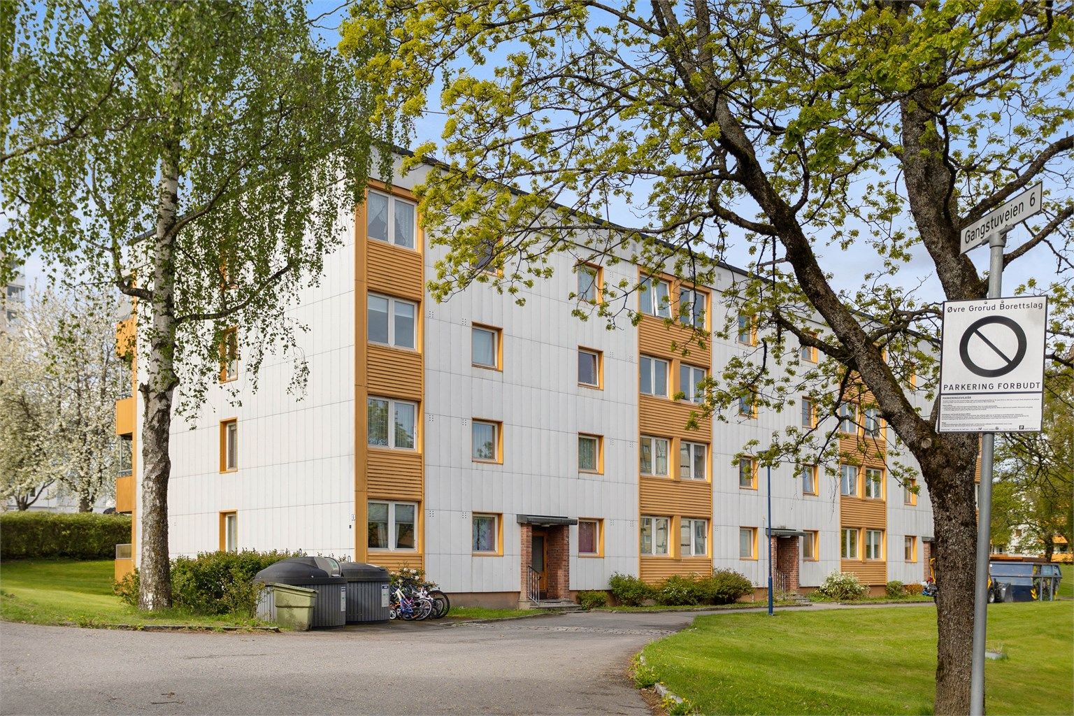 Leiligheten ligger i et veletablert og rolig borettslag på Nordtvet.