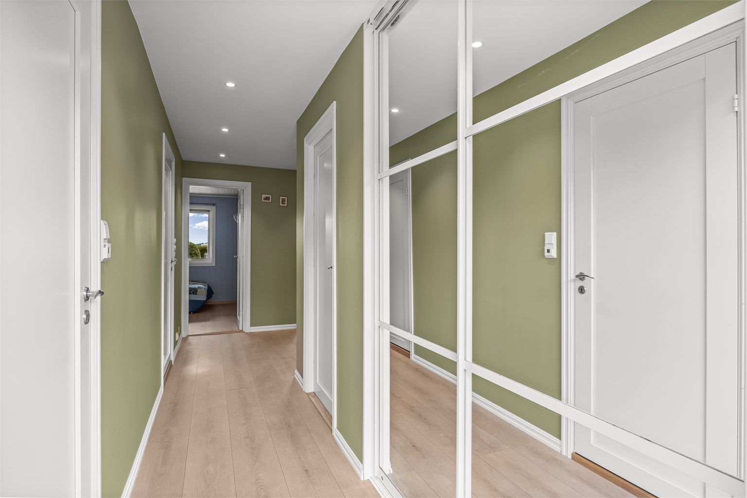 Entré - downlights i gang - gulvvarme