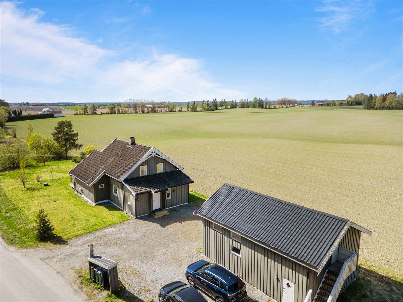 Eiendomsmegler Krogsveen presenterer Ringsbyvegen 154, en idyllisk enebolig i naturskjønne omgivelser. 