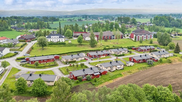 Området er populært blant både barnefamilier, eldre og andre som ønsker en rolig hverdag med nærhet til naturen, samtidig som man har kort vei til byens tilbud.