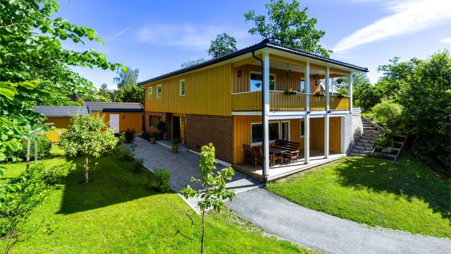 Innholdsrik enebolig med 4 soverom og egen utleiedel. Foto: Trond Reder