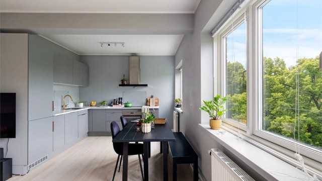 En påkostet og delikat 3-roms toppleilighet som ligger høyt og fritt i byggets 4. etasje! Foto: Chris Borowiak.