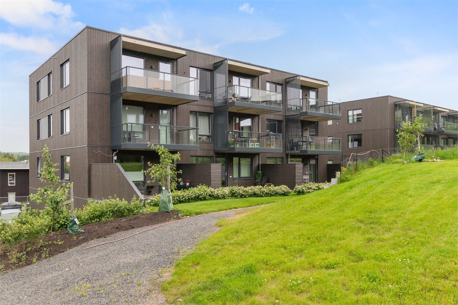 Eiendomsmegler Krogsveen v/Idriss Eliassy ønsker velkommen til Trygve Haavelmos vei 7