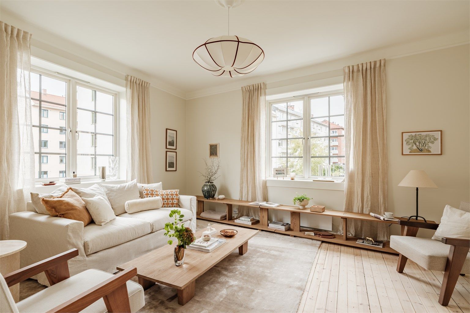 Tom Martinsen v/Krogsveen har gleden av å presentere en lys og rålekker 2-roms hjørneleilighet på Torshov.