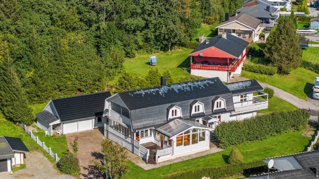 Krogsveen v/ Emilio de Paoli Dunne | Tulipanvegen 40