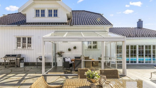 Hagestuen gjør sesongen enda litt lenger om man ønsker å ha følelsen av å sitte ute store deler av året. Her sitter du helt for deg selv, uten innsyn.