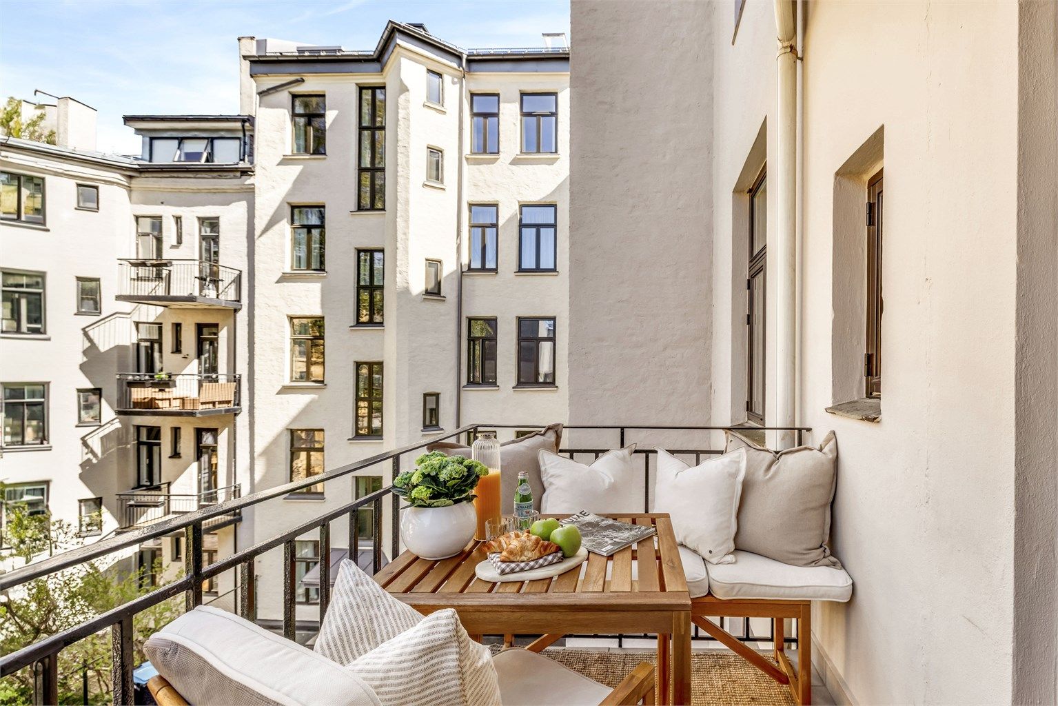 Attraktiv beliggenhet i et veletablert og vakkert boligstrøk på Frogner. Foto: Bjørnar Solberg.