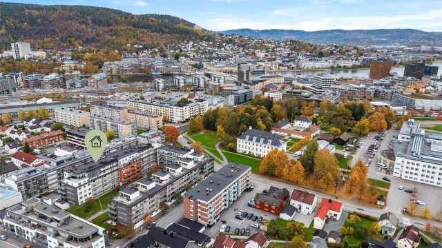 Kort vei til Union Brygge med treningssenter, butikker og serveringssteder samt Papirbredden med Universitetet i Sørøst-Norge.