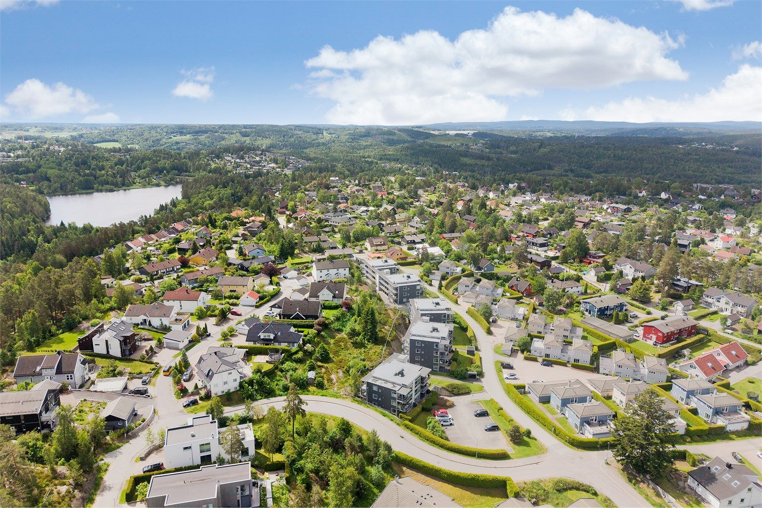 Fra leiligheten er det gangavstand til både skoler og barnehager.