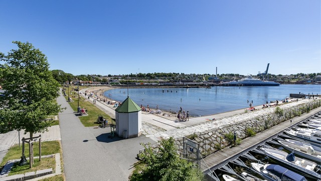 Innen kort avstand finner en populære Sjøbadet på Jeløy