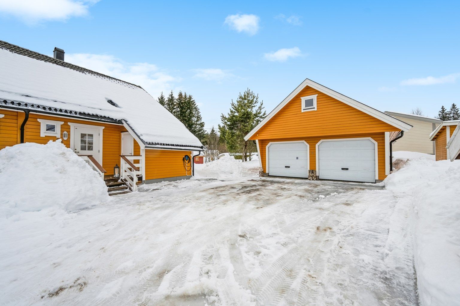Ender Hajdaraj v/ Krogsveen presenterer Rødvingevegen 5A. 