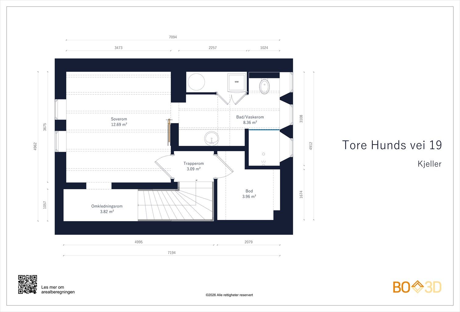 Kjelleren er smart ombygget til en egen sone med soverom, bad og walk-in closet.