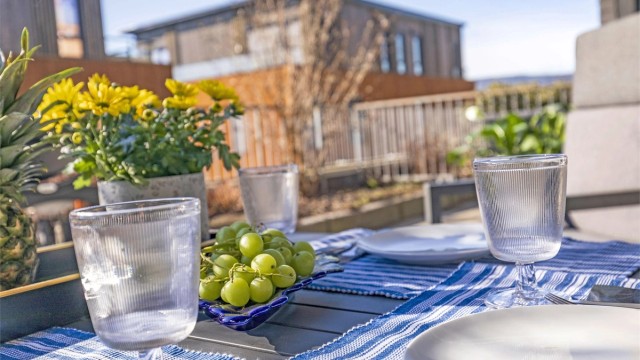 Hva med å invitere venner på grilling hit i sommer?