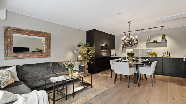 Boligen har flere moderne kvalteter, med blant annet Epoq kjøkken fra 2023.