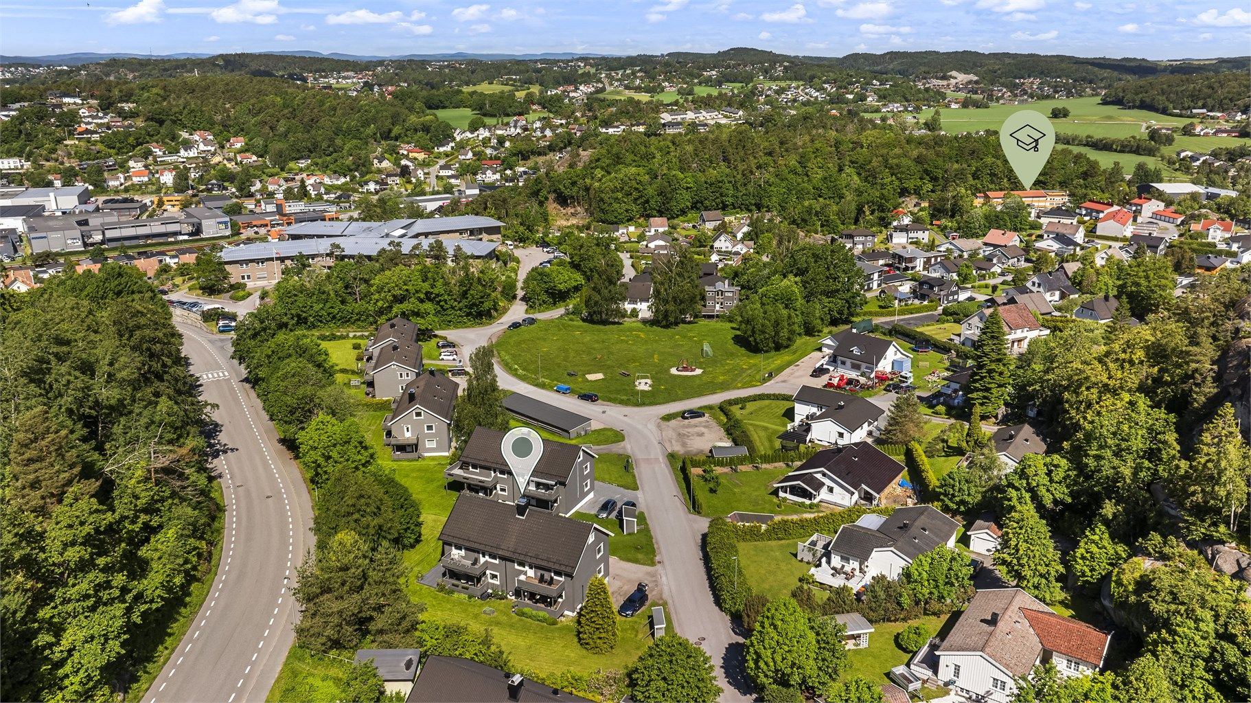 Kort vei til Gokstad barneskole, som ligger kun 600 meter unna.