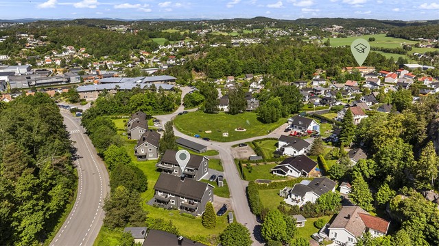 Kort vei til Gokstad barneskole, som ligger kun 600 meter unna.