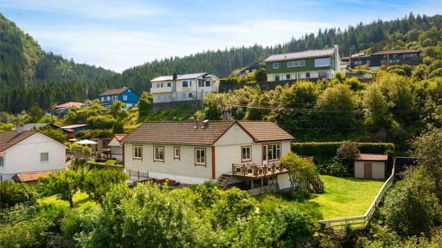 Kort avstand til fine turområder som Munkebotn, Hellemyrstien og Bergens vakre byfjell.