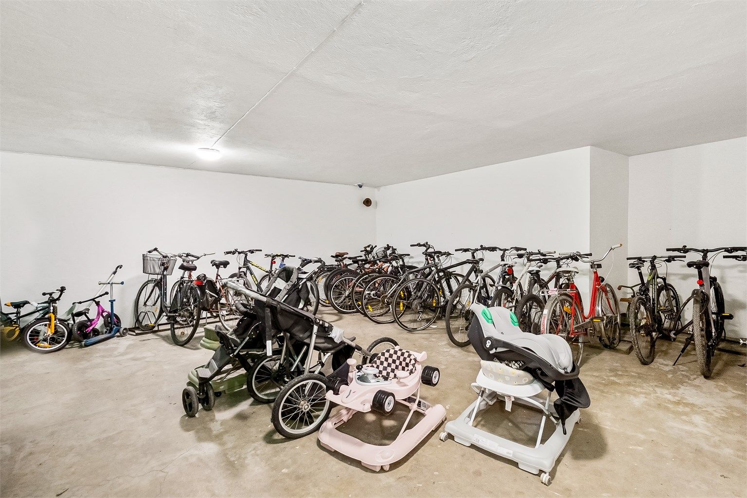 Felles sykkelbod gir trygg og praktisk oppbevaring.