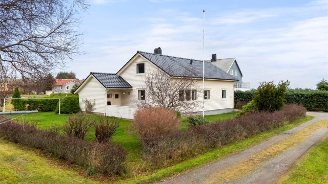 Krogsveen Sunnmøre v/Fagansvarlig/Eiendomsmegler Even Roth har gleden av å presentere Nordstranda 148 på Valderøya