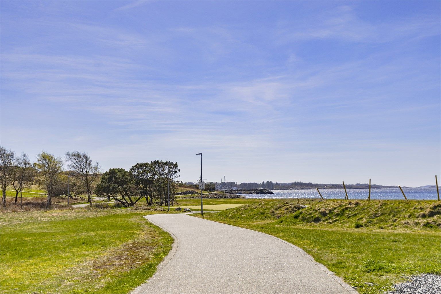Området byr på flotte turmuligheter, blant annet langs sykkelstien fra Hålandsvannet.