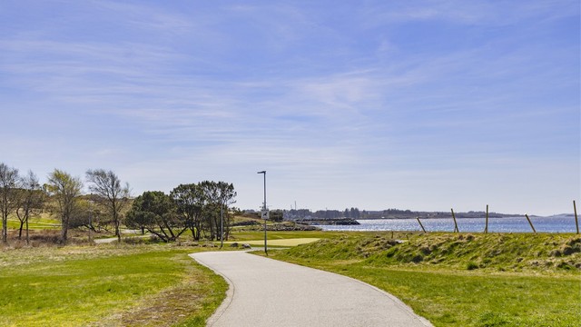 Området byr på flotte turmuligheter, blant annet langs sykkelstien fra Hålandsvannet.