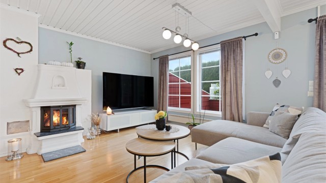 Peisovnen skaper en lun atmosfære og gir god varme på kjølige dager.