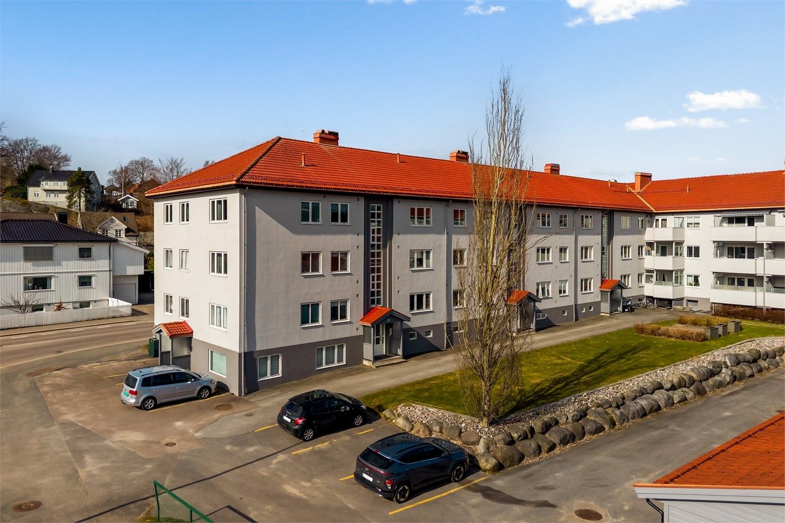 Borettslaget består av 36 boliger og tilbyr fellesfasiliteter som vaskekjeller, hobbyrom og bibliotek.