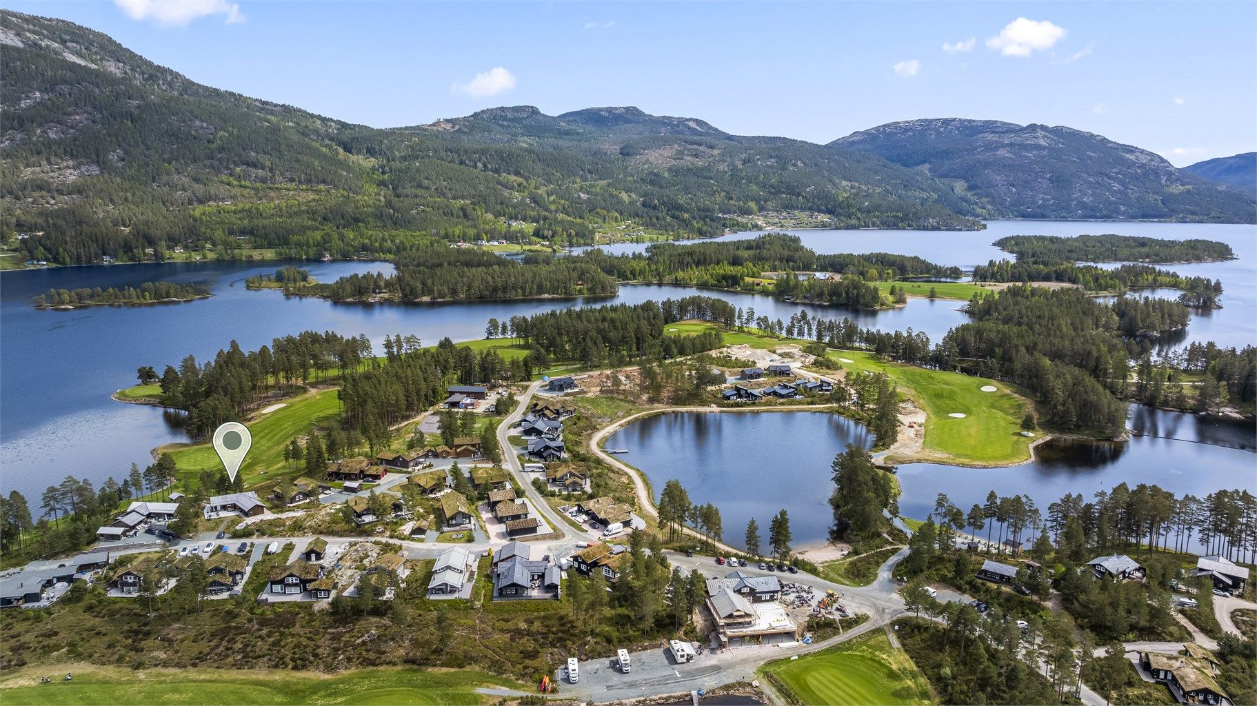  tillegg til golf, byr området på tennis og flotte badeplasser.