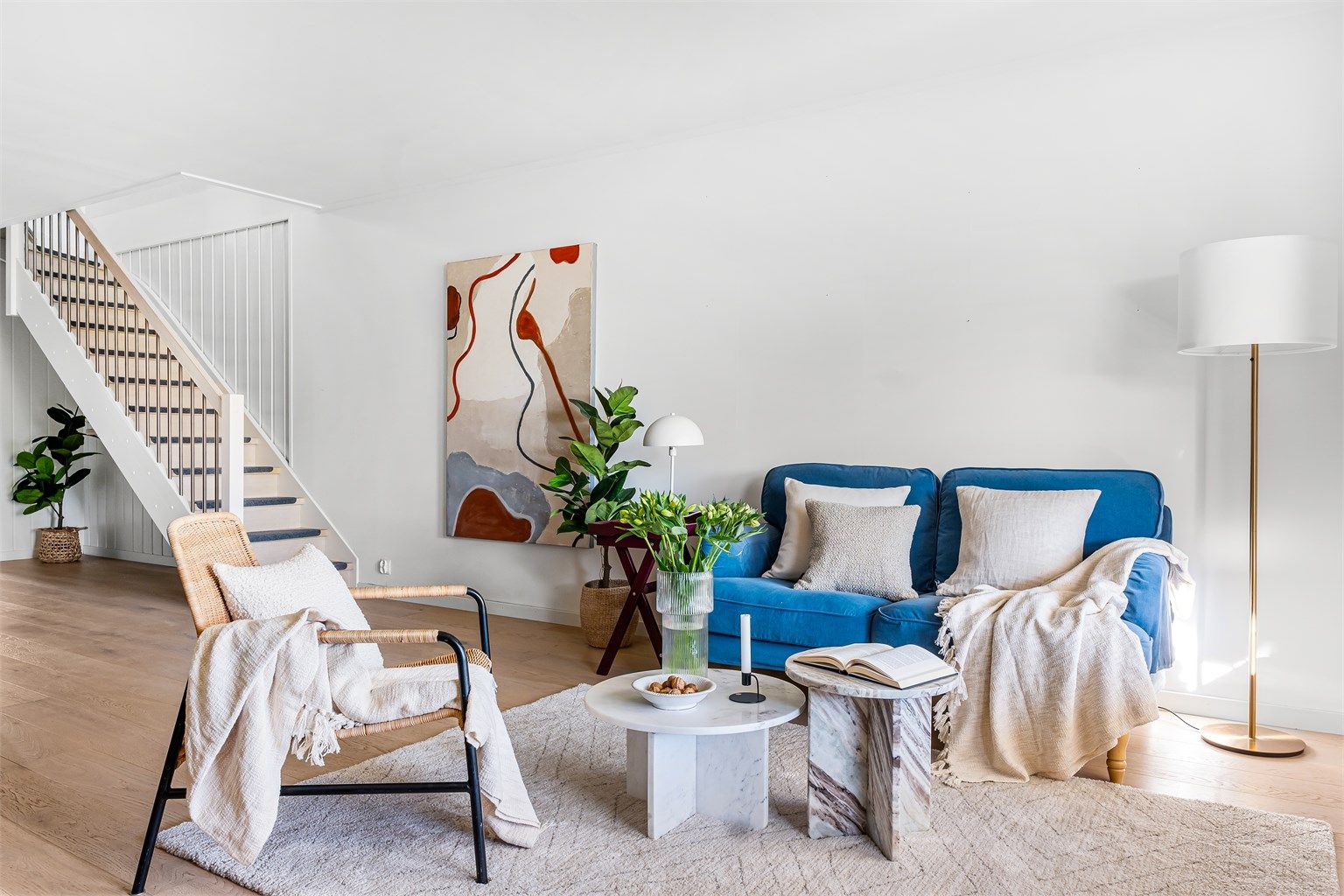 Enderekke i et svært barnevennlig område på Rykkinn. Boligen er over to plan med skjermet hage og gode solforhold. 