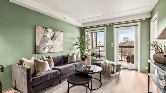 Leiligheten har balansert ventilasjonsanlegg og vannbåren gulvvarme.