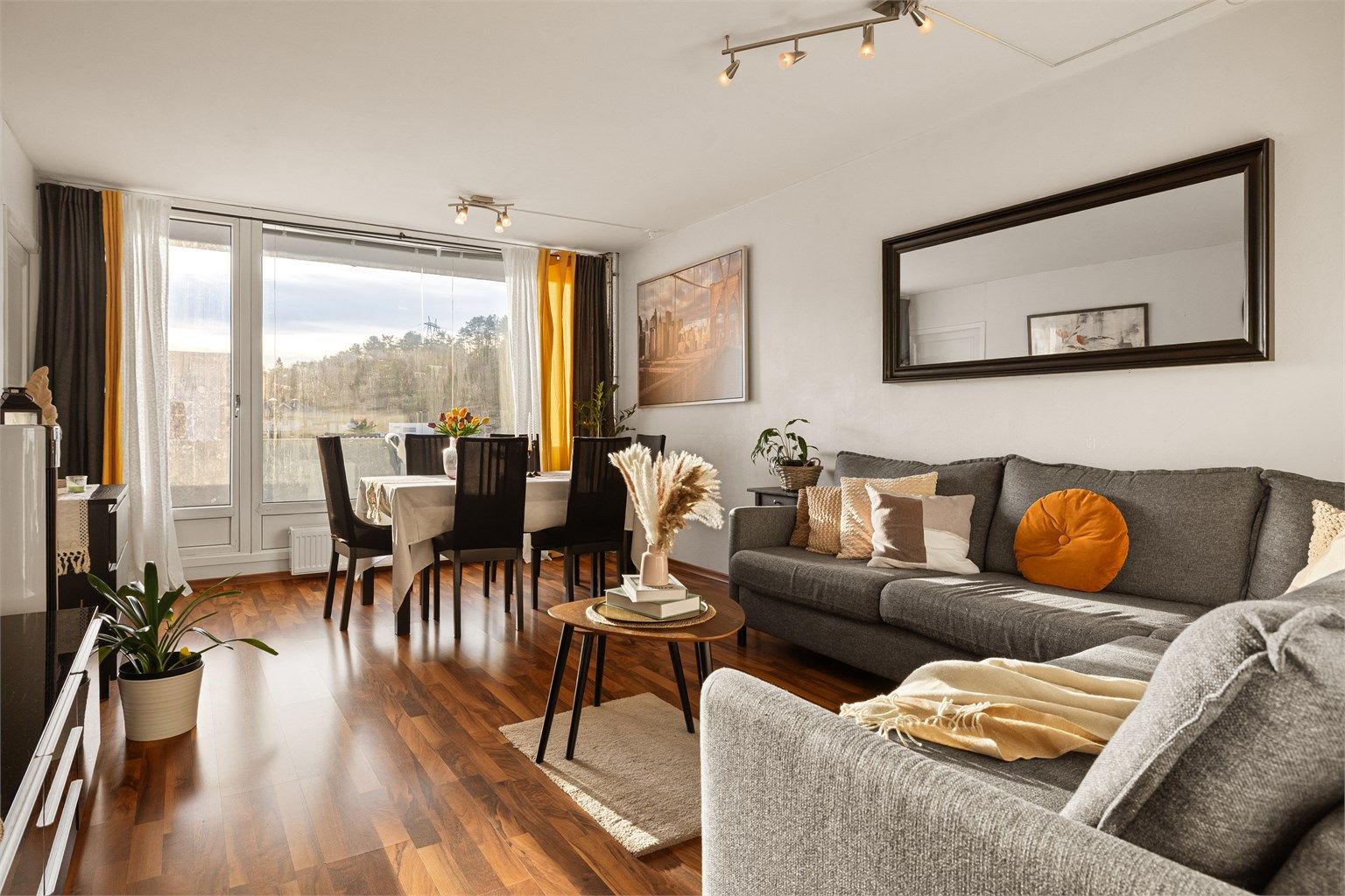 Eiendomsmegler Krogsveen v/ Herman Hauge ønsker deg velkommen til visning i Vestre Vadmyra 3