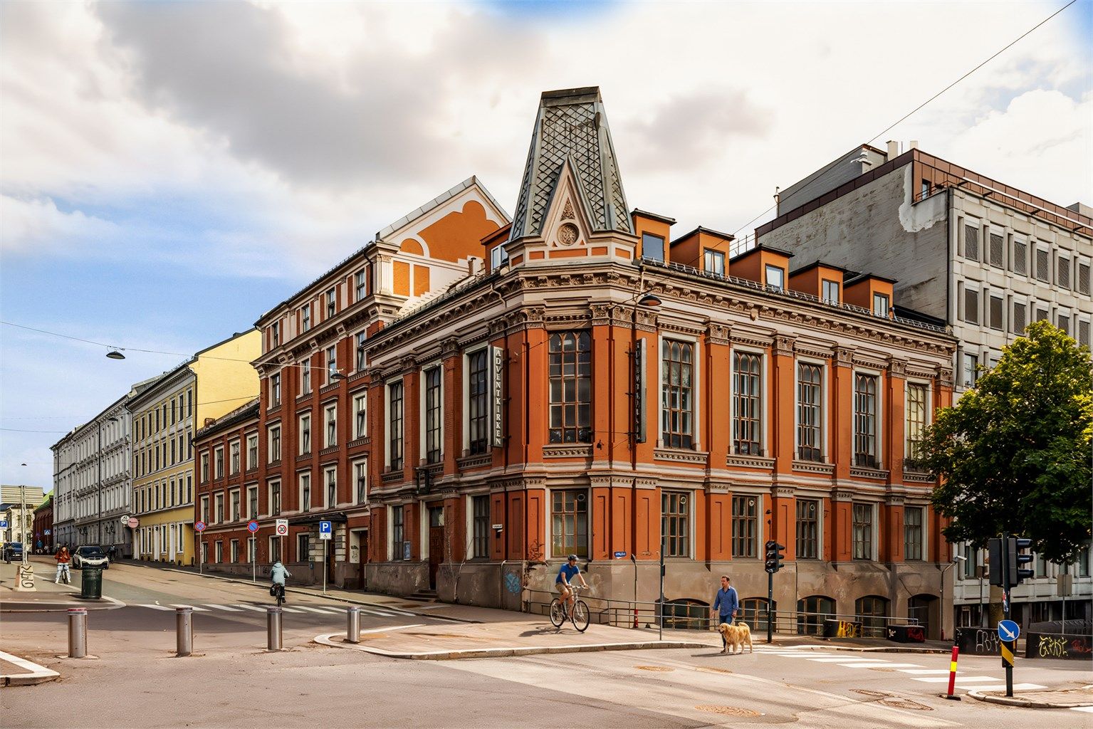 Flott beliggenhet i sentrum mellom Grünerløkka og St. Hanshaugen.