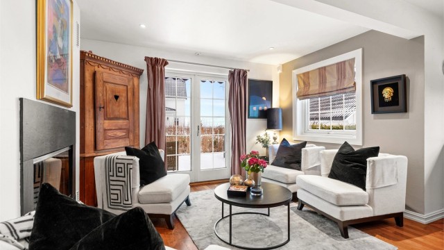 God plass til møblering av sittegruppe eller spisebord