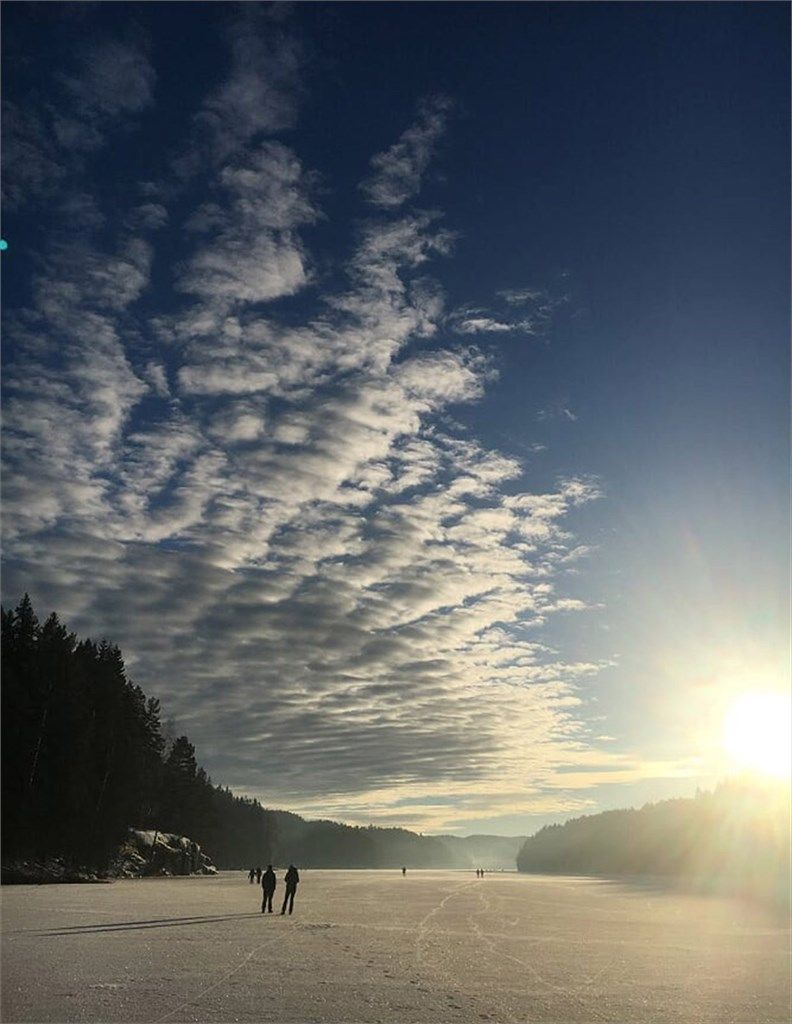 På vinterstid kan du gå på skøyter på Nøklevann - på trygge isdager vel og merke!