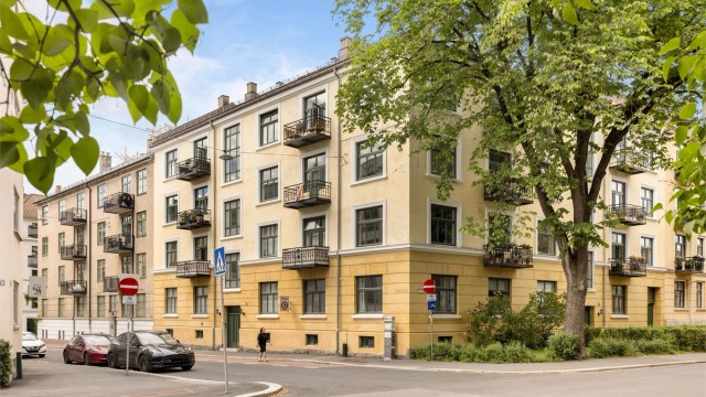 Velkommen til Suhms gate 2 B presentert av Anne Aartun i Krogsveen, bilder av Bjørnar Solberg i Isnitt.