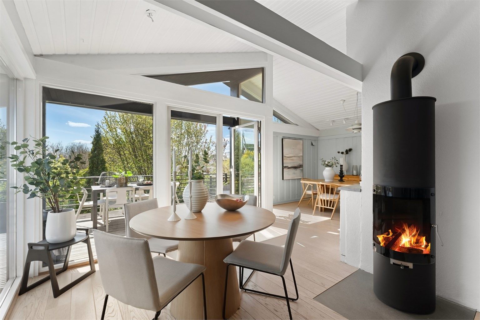 Peisen gir både varme og hygge