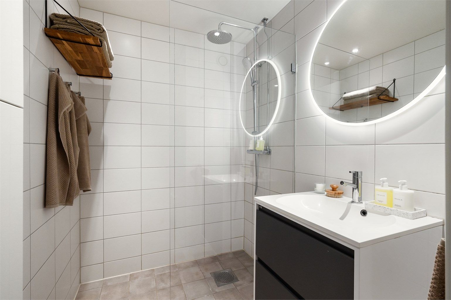 Delikat baderom som ble pusset opp i 2016 i regi av borettslaget