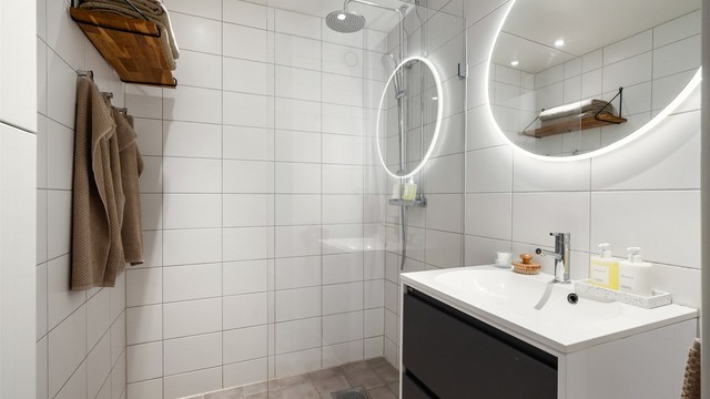 Delikat baderom som ble pusset opp i 2016 i regi av borettslaget