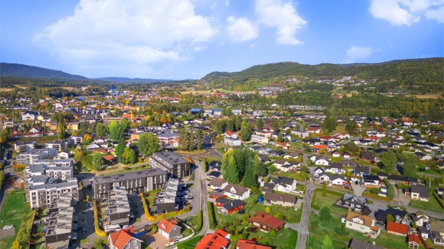Nærhet til turmulighet langs elvestien ved Drammenselva