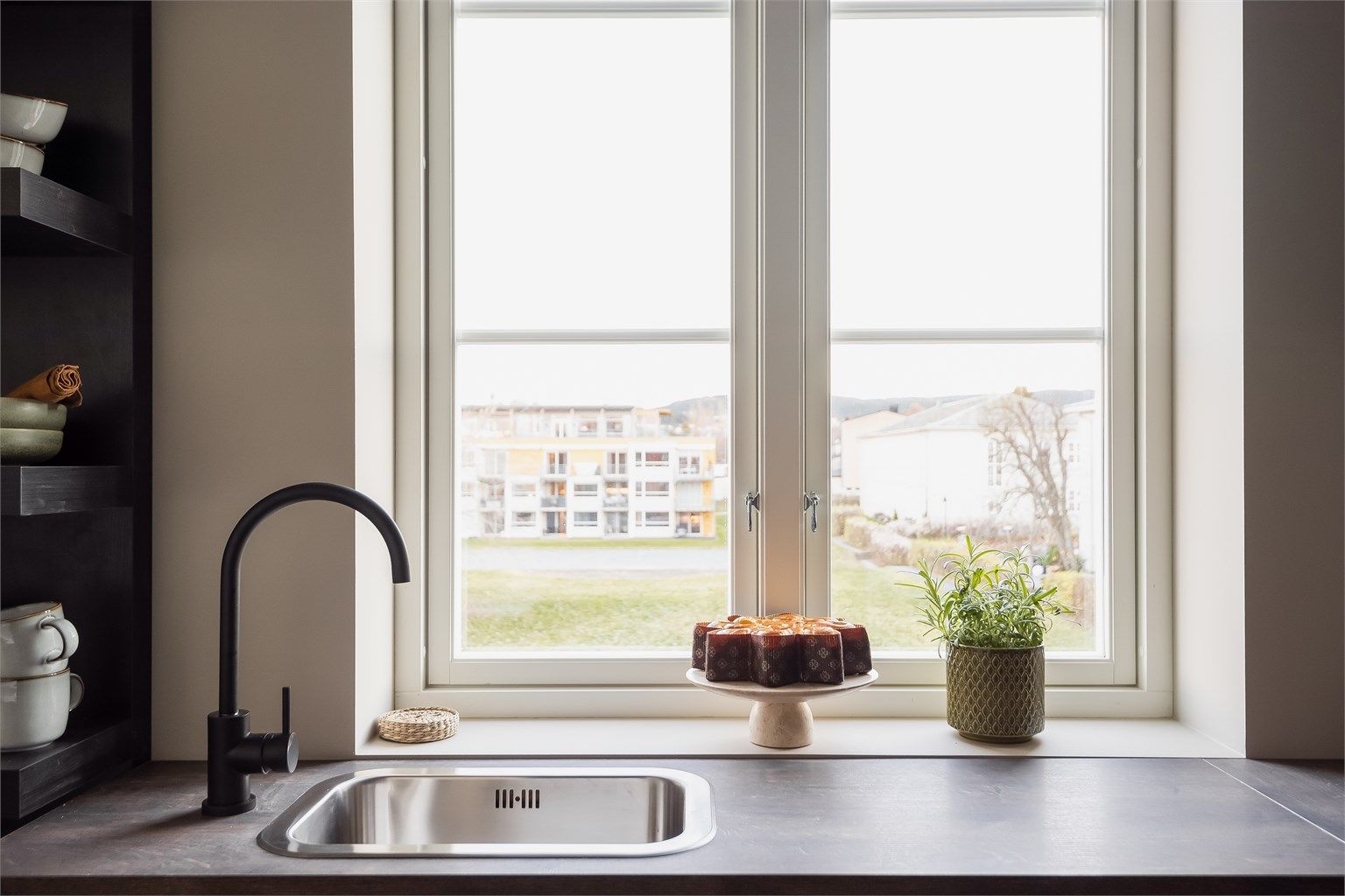 Leiligheten har balansert ventilasjon noe som gir et godt inneklima