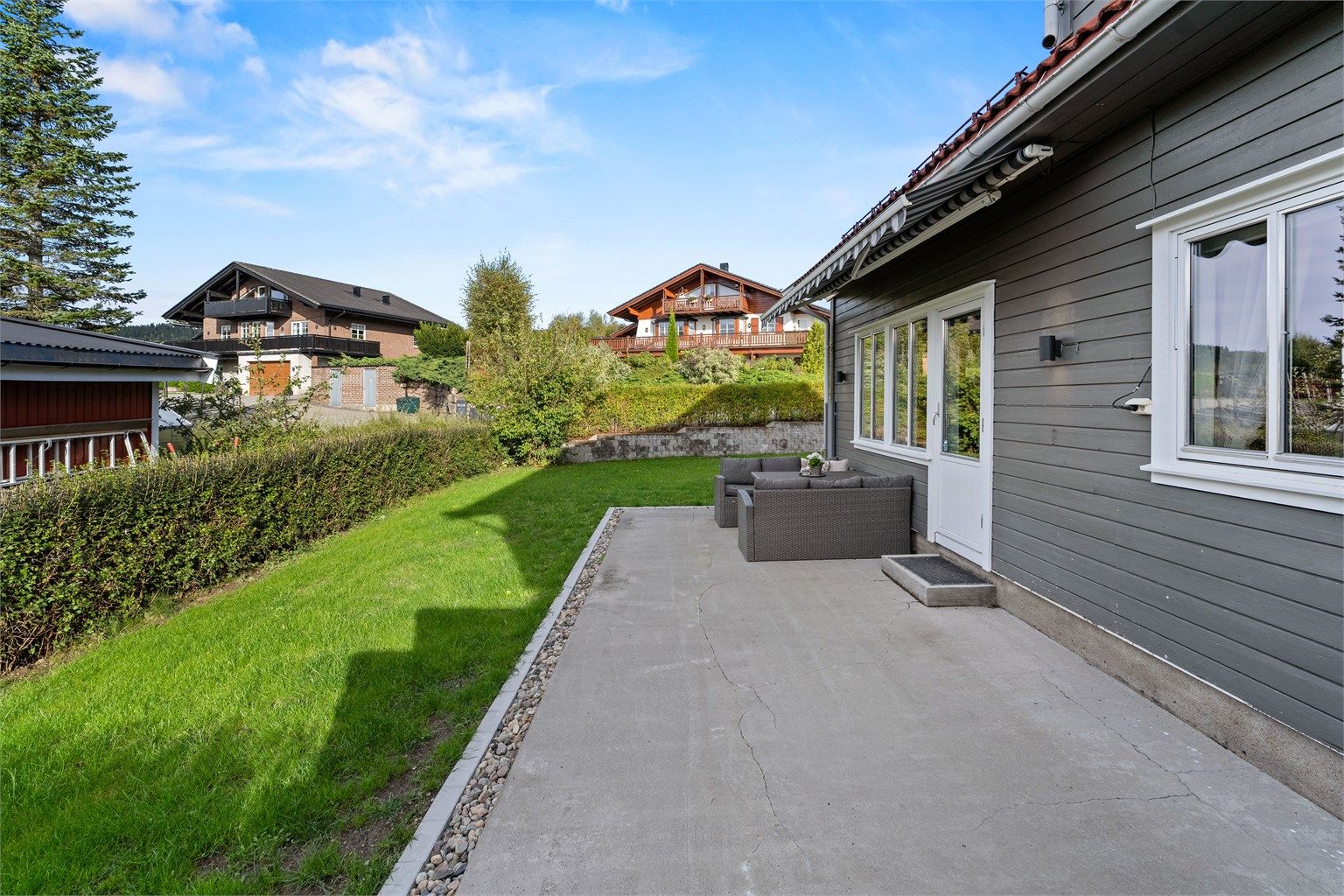 Det er god plass til flere sitteområder på markterrassen.