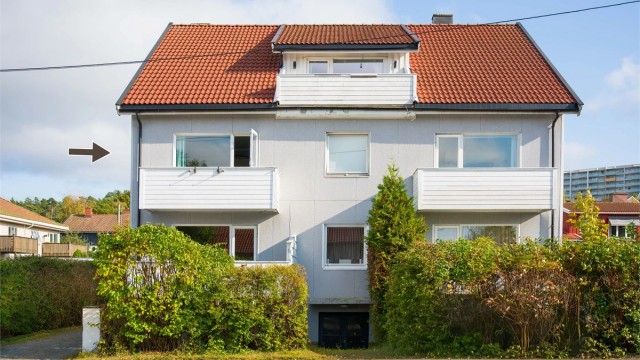 Velkommen til Grønli allé 11. Leiligheten presenteres av Jørgen Sande Johansen i Krogsveen. Fotograf; Kristoffer Kristiansen.
