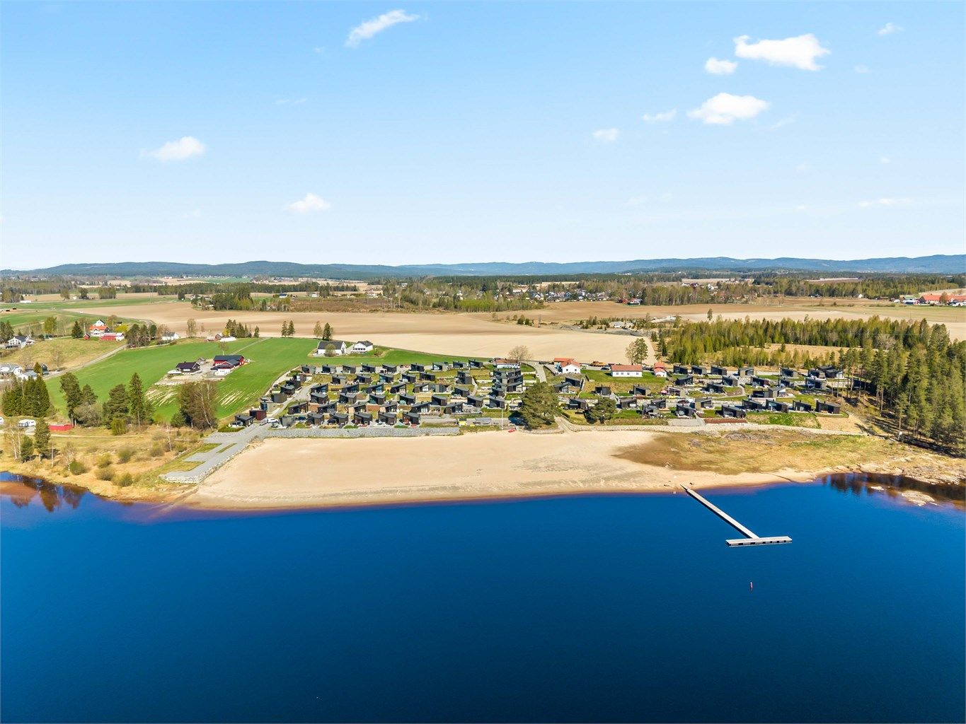 Med sin umiddelbare nærhet til Daskerudstrand kan hele familien nyte fine sommerdager på stranda. 