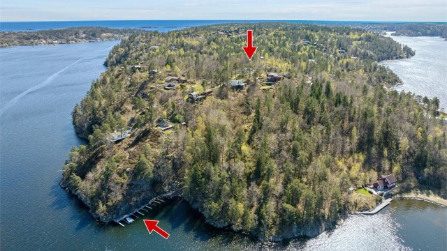 Her bor man midt i Sørlandsidyllen, med kort vei til både Arendal og Tvedestrand.